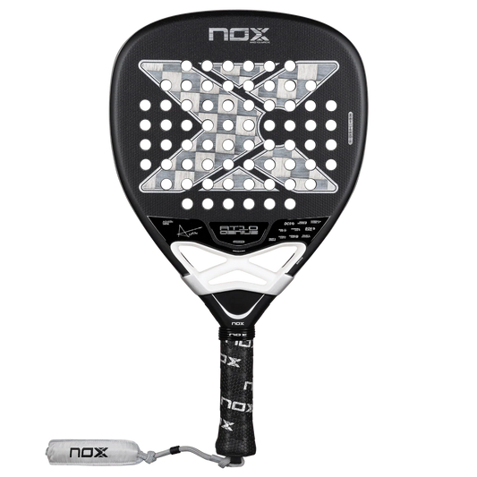Nox AT10 Luxury Genius ATTACK 18K Alum 2026 frá Agustín Tapia Padelbúðin